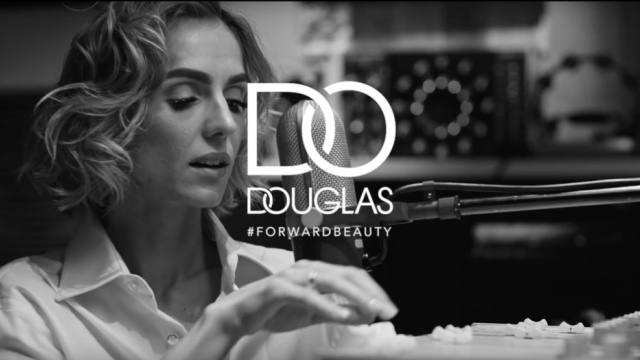 Douglas Forward beauty by Ad Fingers
